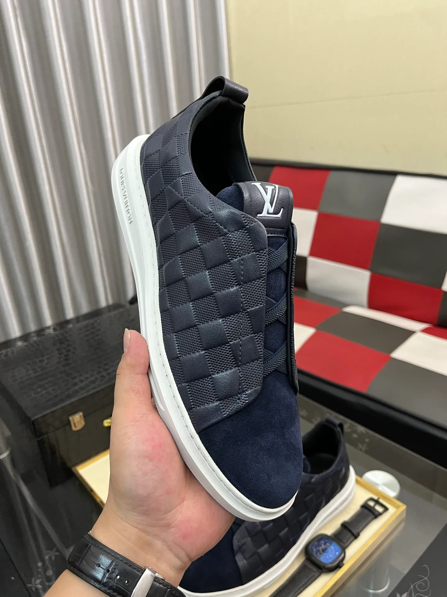 Men's shoes💰: 438⌚️⌚️"Loui* Vuitto*" LV's new Gaobang sports and casual shoes, imported first-layer cowhide ➕ imported sheepskin lining, high-end and comfortable, original outsole is light and wear-resistant! Purely handmade, details determine quality! Size 38-444️⃣Colors available